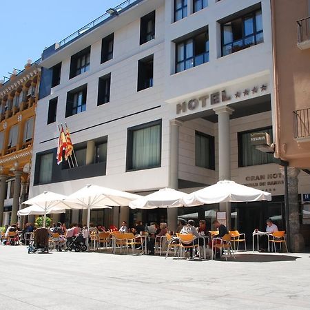 Gran Hotel Ciudad de Barbastro Bagian luar foto