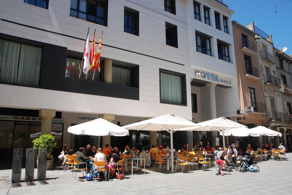 Gran Hotel Ciudad de Barbastro Bagian luar foto